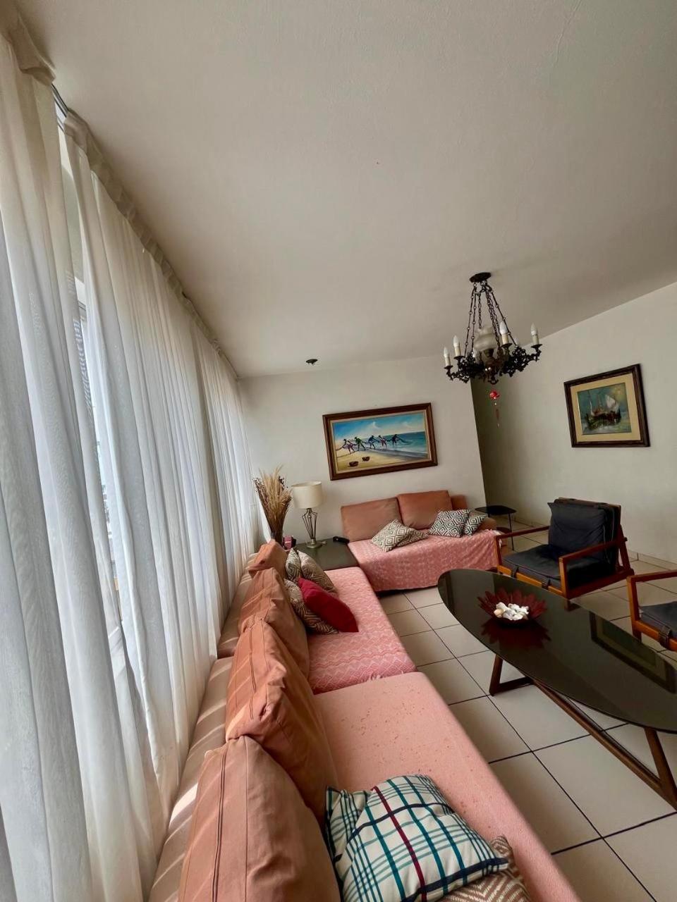 A Poucos Mts Da De Bc, Com Ar-condicionado Apartamento